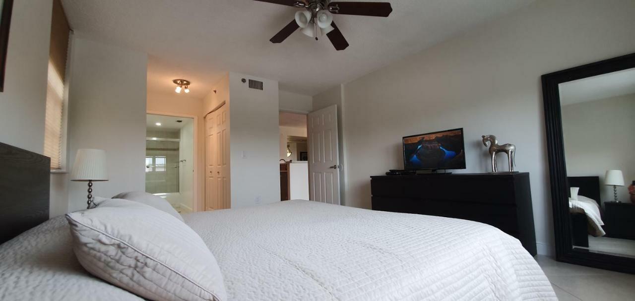 Yacht Club Aventura 2br + 2ba Apartamento Miami