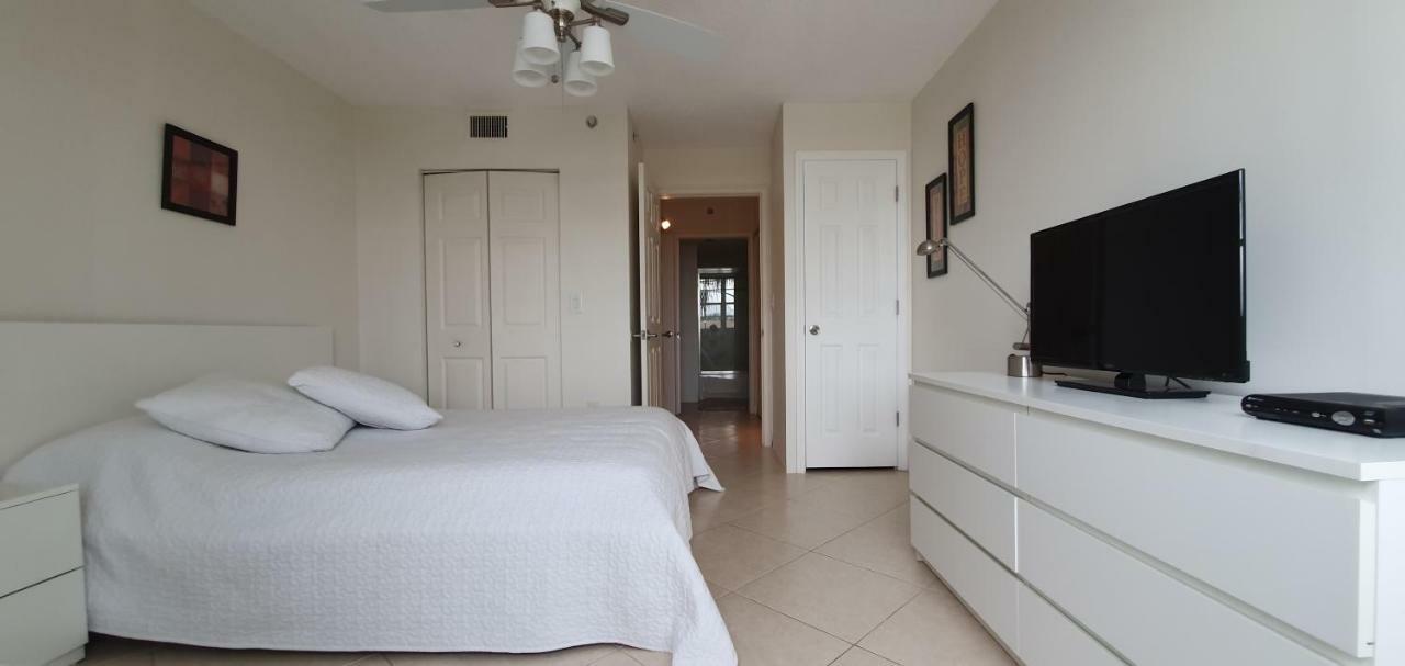 Apartamento Yacht Club Aventura 2br + 2ba *